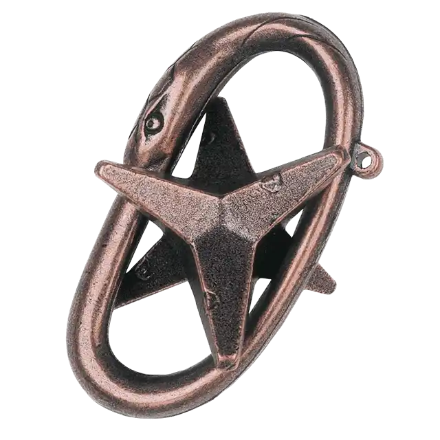 De Huzzle Cast Star is een metalen 3D breinbreker puzzel in de vorm van een ster, met meerdere verstrengelde, scherpe punten die de oplossing uitdagend maken.
