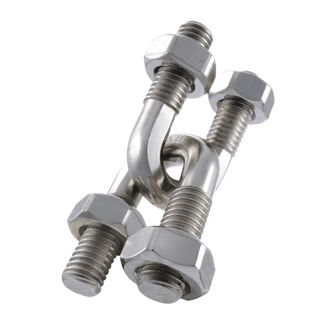 Een metalen 3D puzzel in de vorm van een breinbreker, met ingewikkelde schakels en een U-vormige structuur, uitdagend om op te lossen.