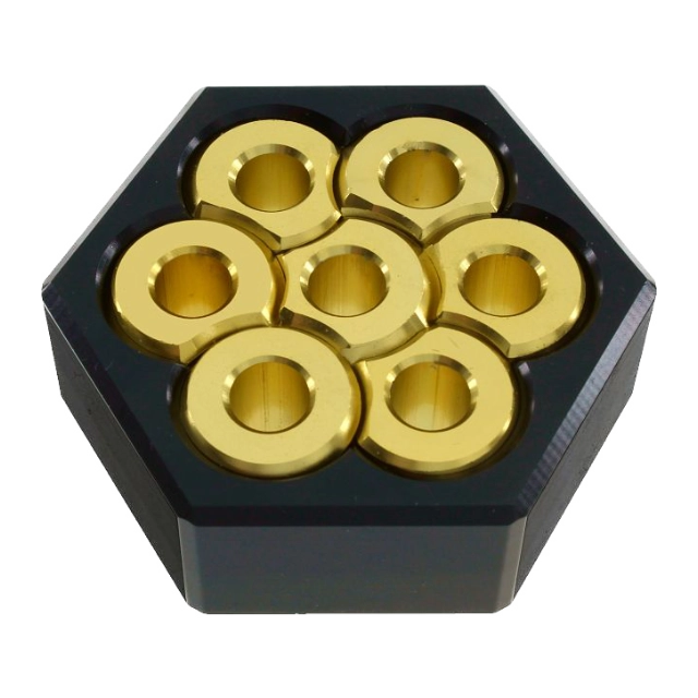 De Honeycomb 3D breinbreker is een zeshoekige metalen puzzerl met 7 schroeven die op een complexe manier in elkaar moeten passen.