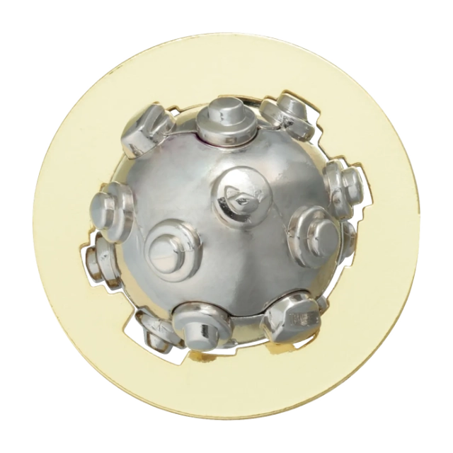 Een metalen 3D breinbreker puzzel in de vorm van een planeet, met cirkelvormige, verstrengelde onderdelen die een uitdaging vormen om op te lossen.