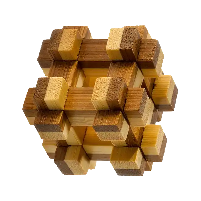 3D breinbreker puzzel "Bamboo Prison House" met houten stukken die een gevangenisstructuur vormen, uitdagend en intrigerend in ontwerp.